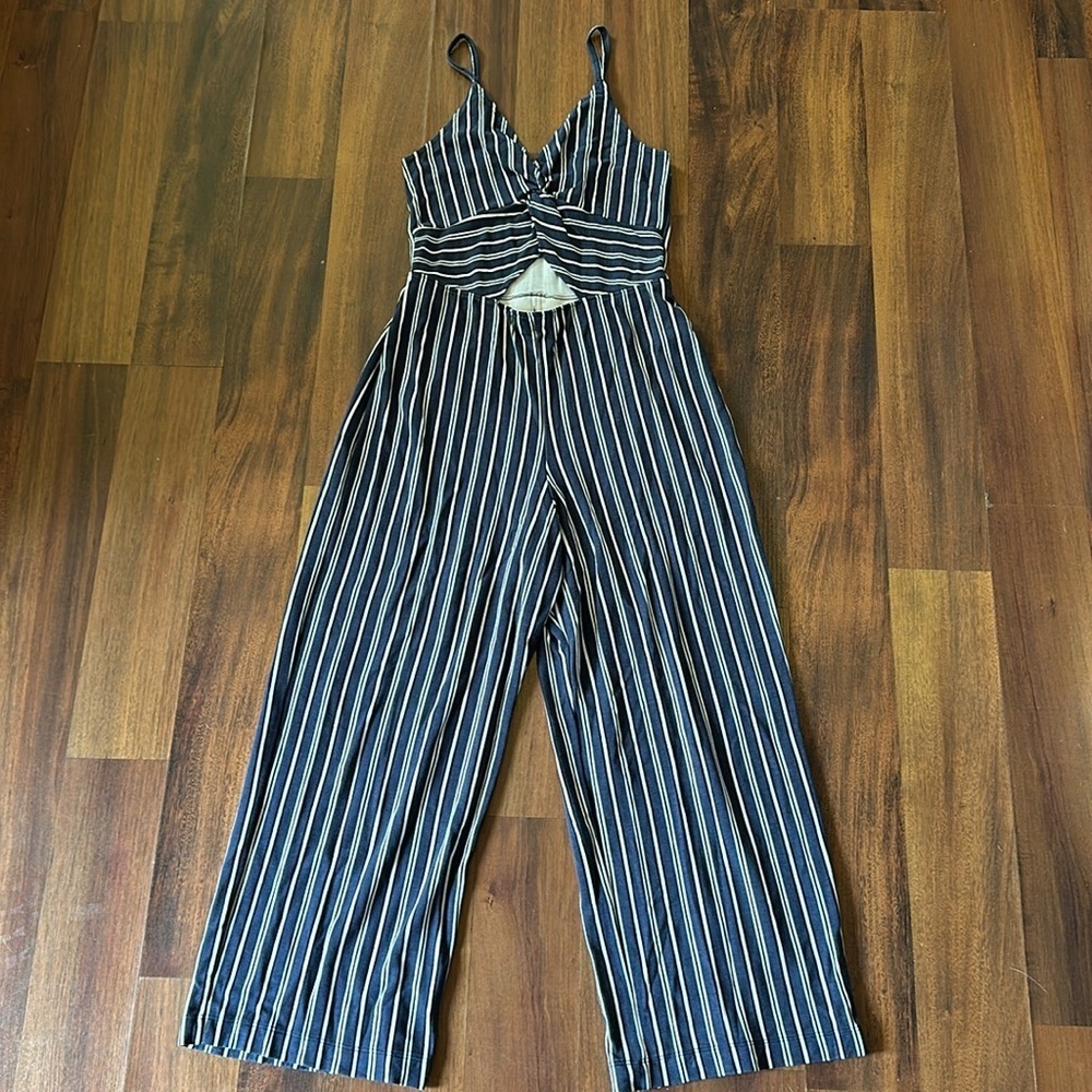 Hollister Peekaboo Striped Jumpsuit Navy/White Cut Out Wide Leg Crop Size Small - Picture 2 of 14